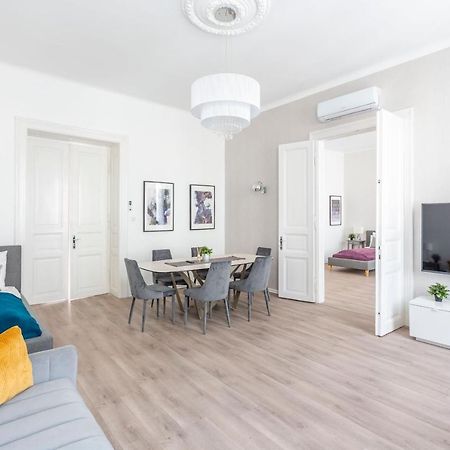 Exclusive Downtown Apartment In The Heart Of Budapest Exteriör bild