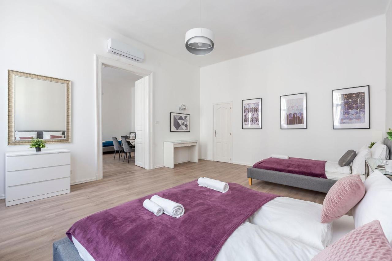 Exclusive Downtown Apartment In The Heart Of Budapest Exteriör bild