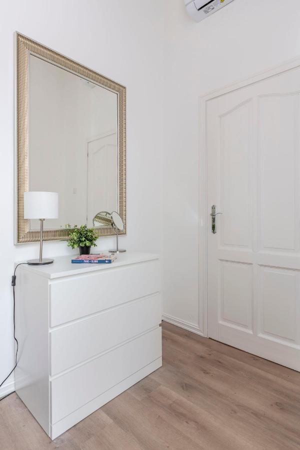Exclusive Downtown Apartment In The Heart Of Budapest Exteriör bild