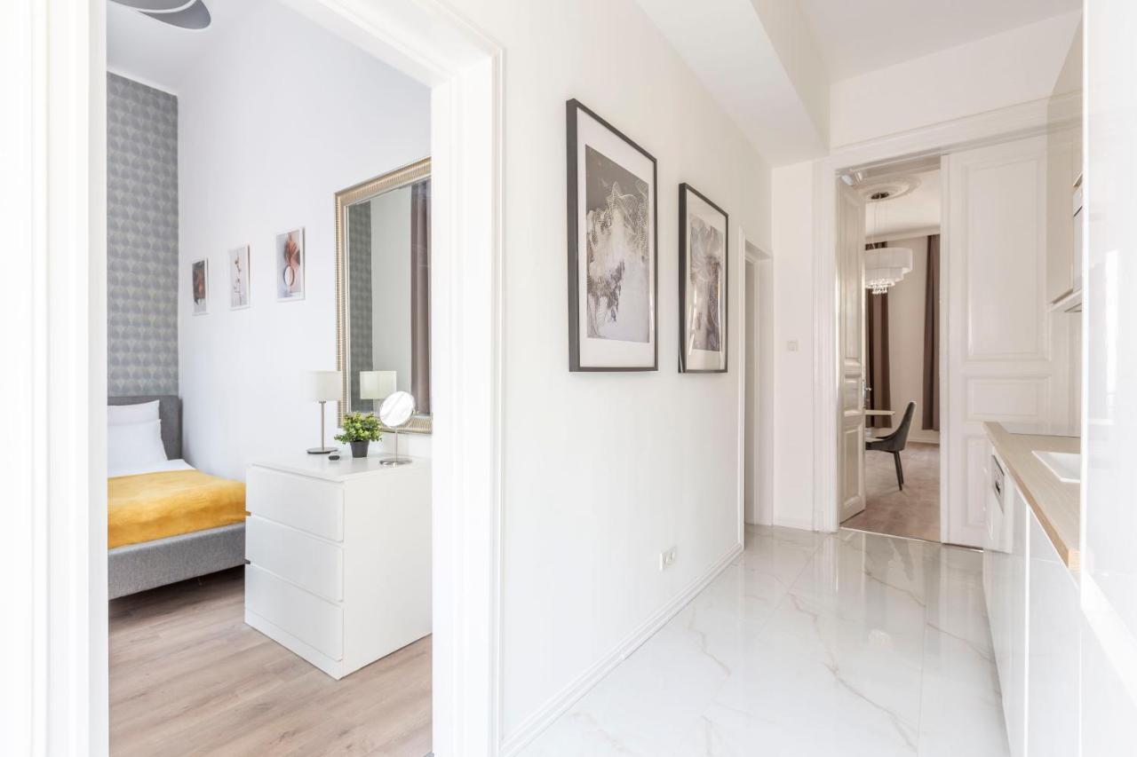 Exclusive Downtown Apartment In The Heart Of Budapest Exteriör bild